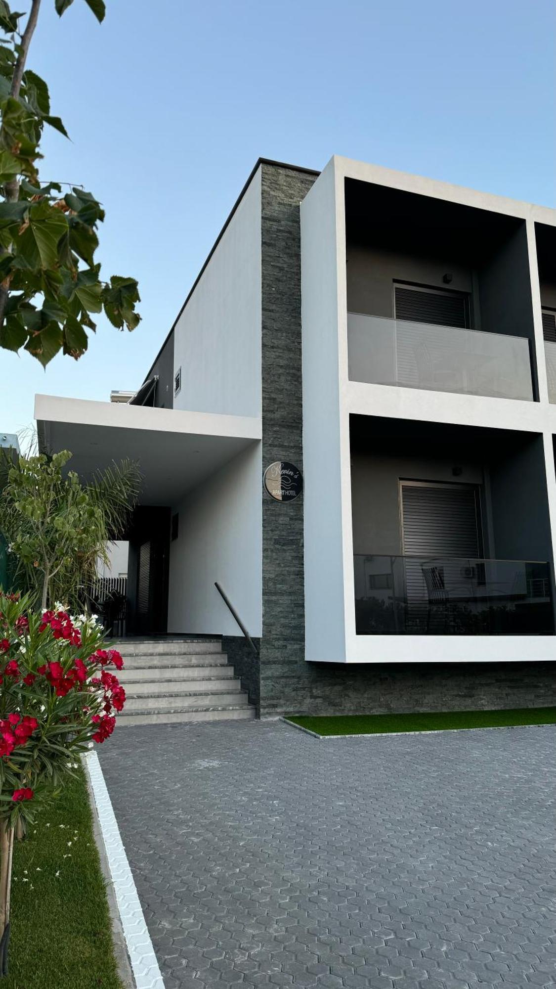 Kevin'S Aparthotel Влёра Экстерьер фото