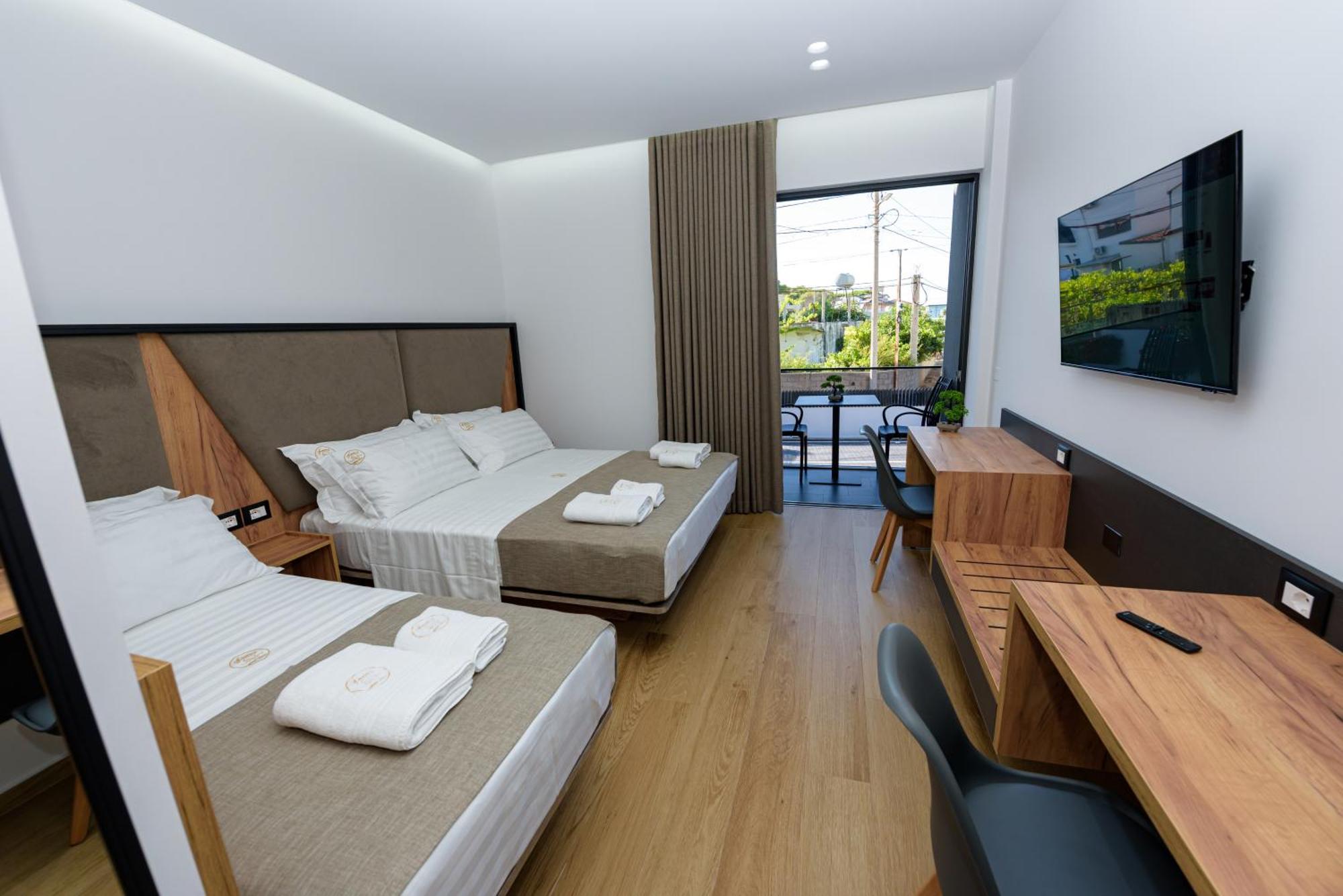 Kevin'S Aparthotel Влёра Экстерьер фото