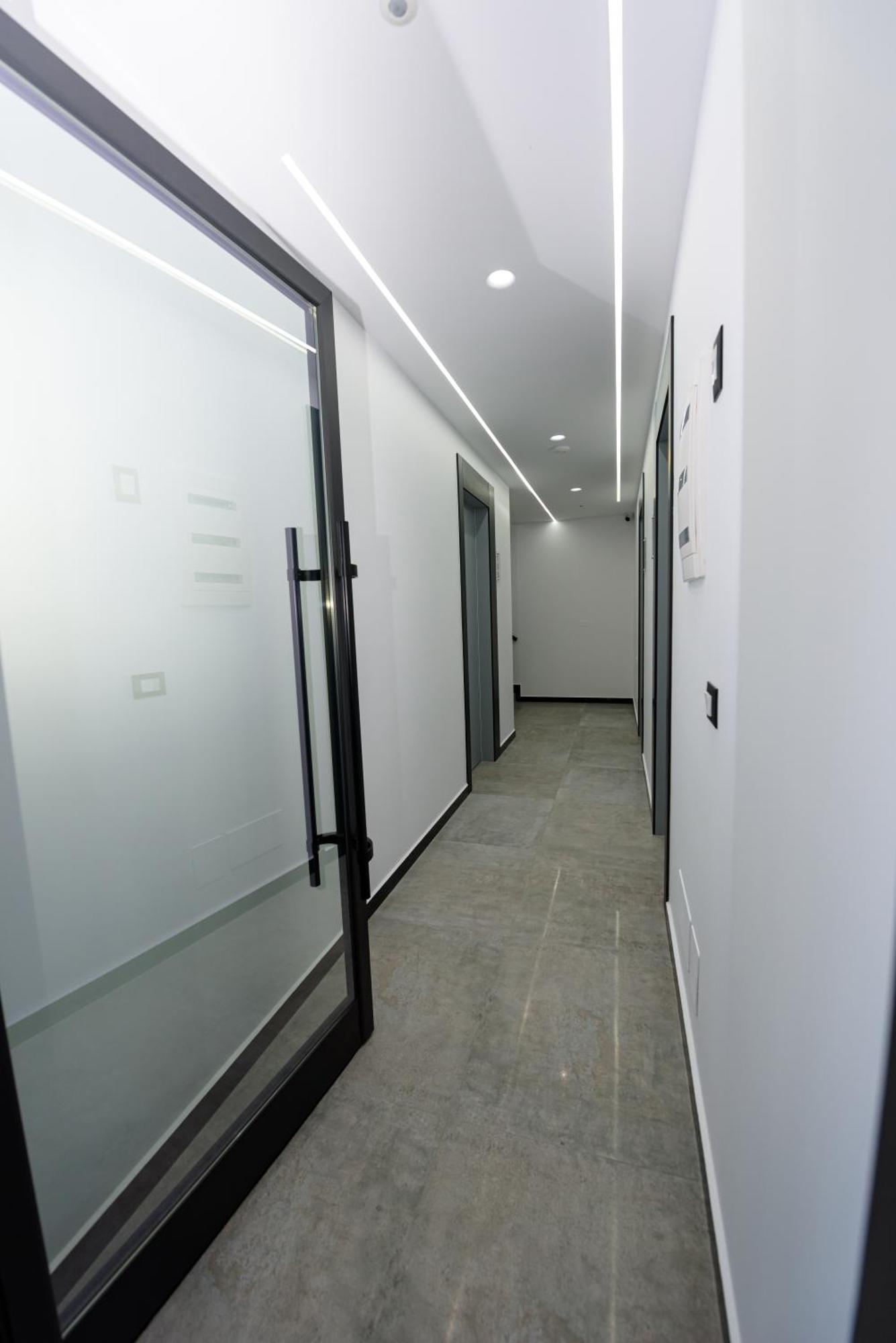 Kevin'S Aparthotel Влёра Экстерьер фото
